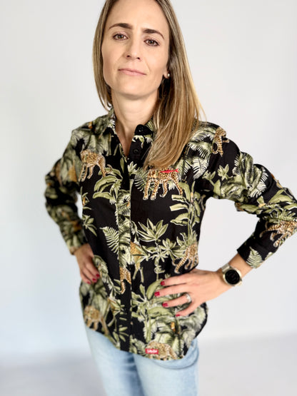 Ladies Shirt - Black w Giraffe, Leopards